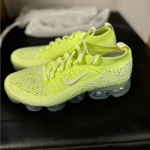 2019 Swarovski x Wmns Air VaporMax 2.0 Flyknit 'Volt'